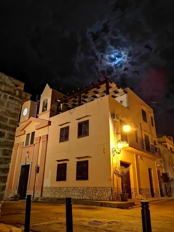 La Casa Nella Roccia Villa Terrasini Holiday home