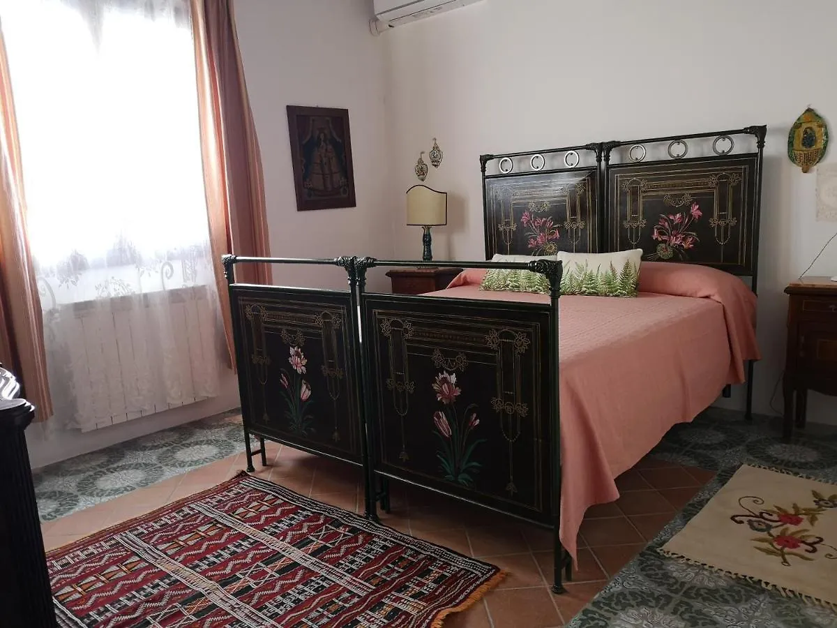 La Casa Nella Roccia Villa Terrasini Italy